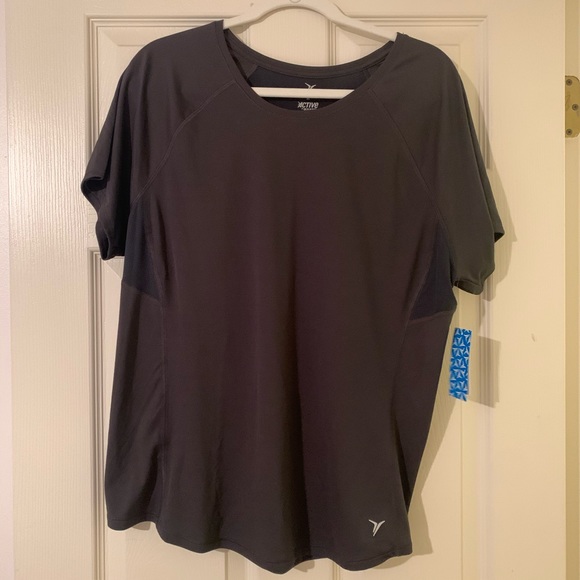 Old Navy Tops - Grey Workout Top!
